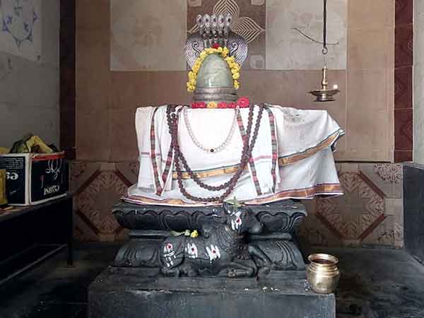 Maha Shivratri rudrabhishek in Shiva temple Maha Shivratri rudrabhishek in Shiva temple