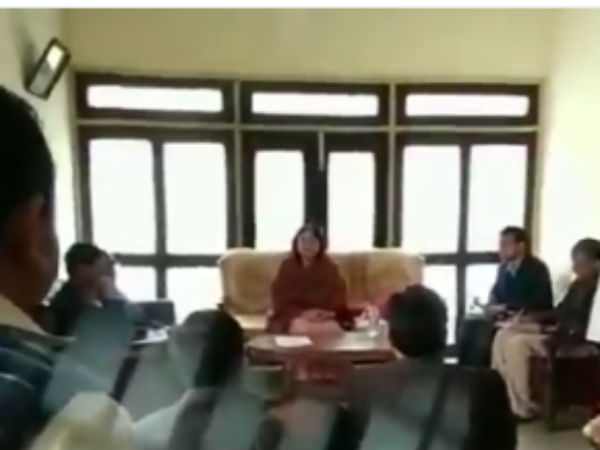 Maneka Gandhi shames corrupt official in UP's Baheri Maneka Gandhi shames corrupt official in UP's Baheri