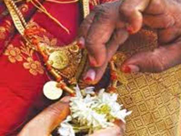 Masi Tuesday is auspicious to pray Avvyaramman for longevity of Husband Masi Tuesday is auspicious to pray Avvyaramman for longevity of Husband
