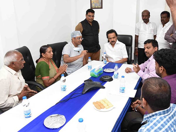 MK Stalin meets IT worker Lavanya who was attacked by robbers MK Stalin meets IT worker Lavanya who was attacked by robbers