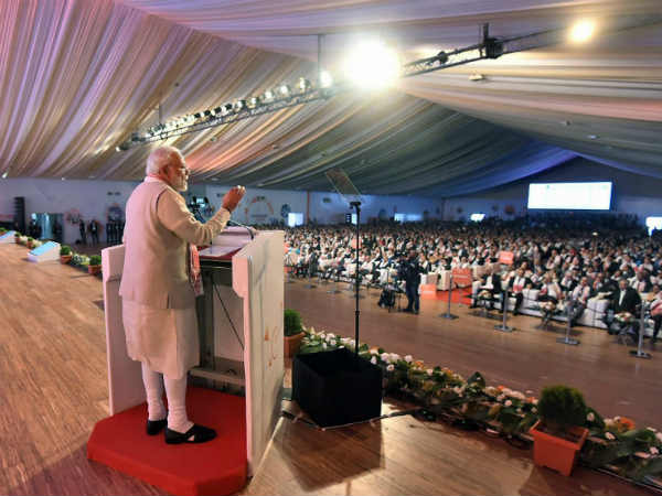 இதயத்தில் தாங்குகிறார்