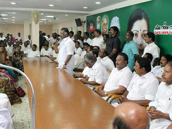இது தான் அரசின் மெனக்கெடலா?