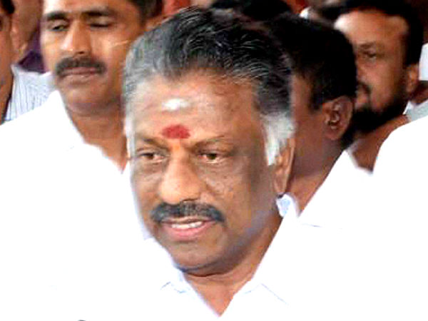 அணிகளுக்குள் பிளவு