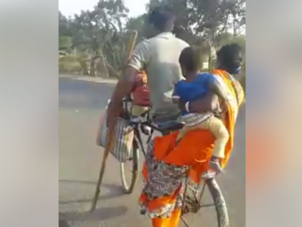 A video shows how a handicapped ride cycling A video shows how a handicapped ride cycling