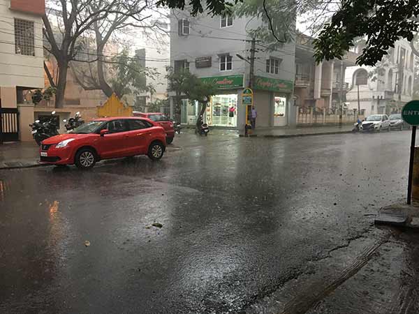 Rain lashes Bengaluru Rain lashes Bengaluru