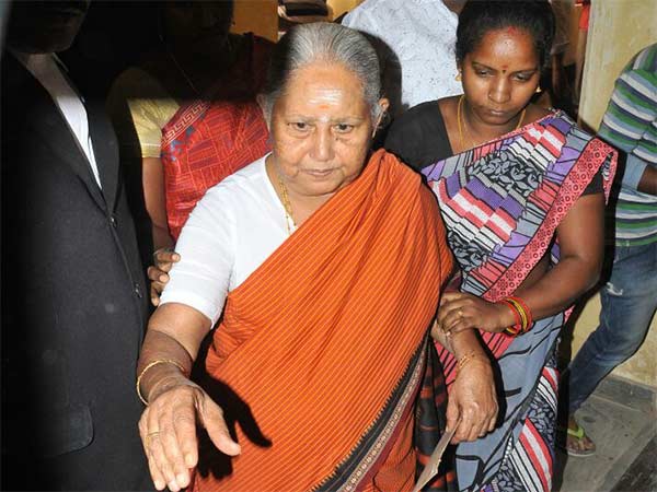 Jayalalitha's house cook Rajamal will appear in the Arumugasamy commission today Jayalalitha's house cook Rajamal will appear in the Arumugasamy commission today