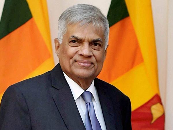 பதவி விலக வலியுறுத்தல்