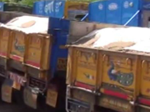 Two lorries seized while smuggling sand near in Chennai Two lorries seized while smuggling sand near in Chennai