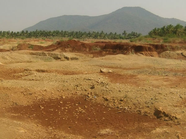 Fake sand seized near Avadi Fake sand seized near Avadi
