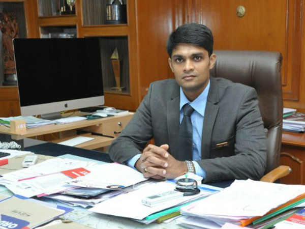 Nellai Collector Praises 15 Students Nellai Collector Praises 15 Students