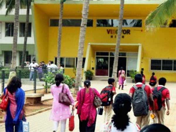 Normal life doesn't disrupted in Bengaluru Normal life doesn't disrupted in Bengaluru