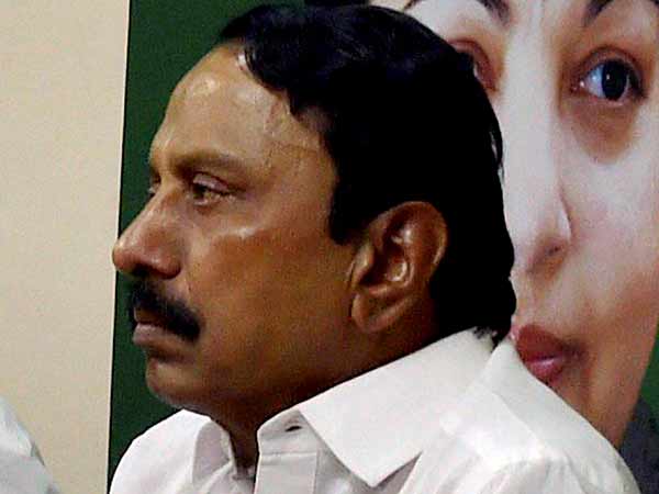 மாணவர்களின் எண்ணிக்கை ஏன் குறைகிறது?