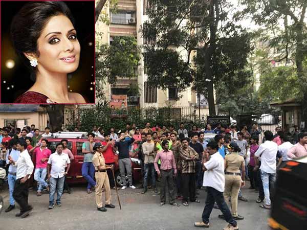 Sridevi's last rites will be performed today in Juhu crematory Sridevi's last rites will be performed today in Juhu crematory
