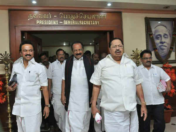 சந்தோஷத்துடன் செல்கிறேன்