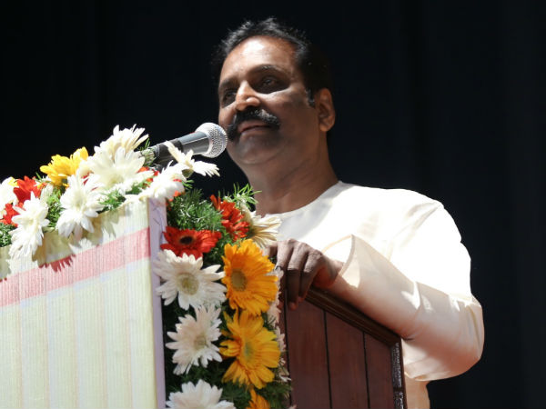 Vairamuthu speaks about Tamil language issue in Chennai Vairamuthu speaks about Tamil language issue in Chennai