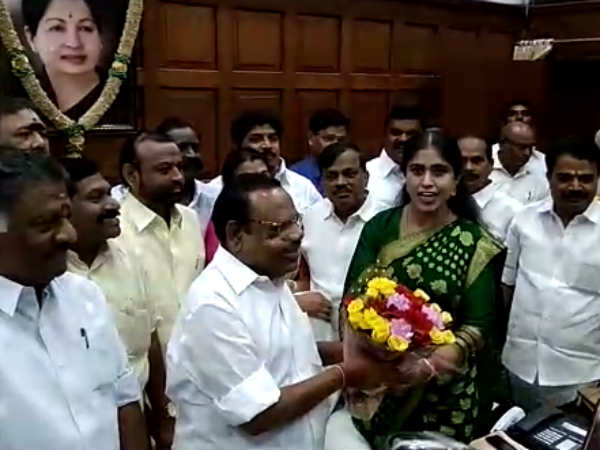 Congress MLA Vijayadharani wishes Speaker Congress MLA Vijayadharani wishes Speaker
