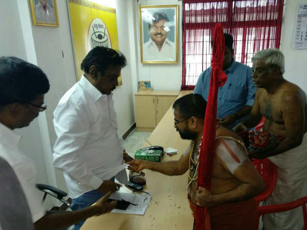 Srivilliputhur Jeeyar meets Vijayakanth Srivilliputhur Jeeyar meets Vijayakanth