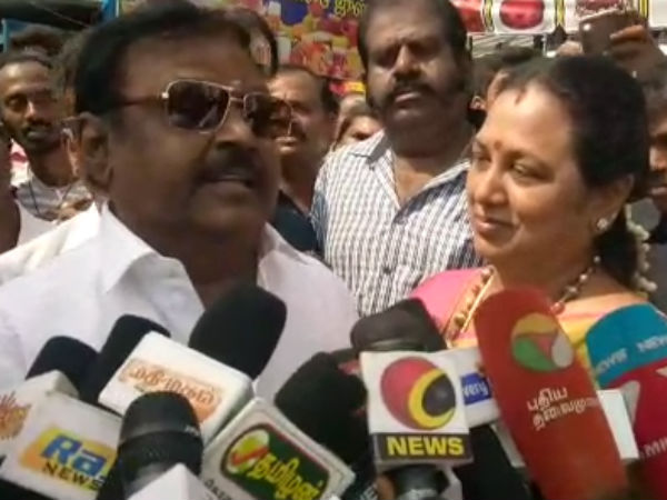 Rajini, Kamalhaasan are my Juniors in Politics, says Vijayakanth Rajini, Kamalhaasan are my Juniors in Politics, says Vijayakanth