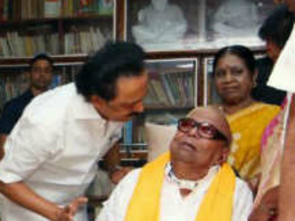 M.K.Stalin met DMK chief Karunanidhi after returned to chennai M.K.Stalin met DMK chief Karunanidhi after returned to chennai