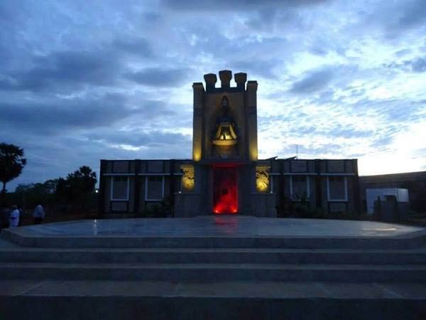 இலங்கைப் போரை நினைவுபடுத்தும் வகையில்