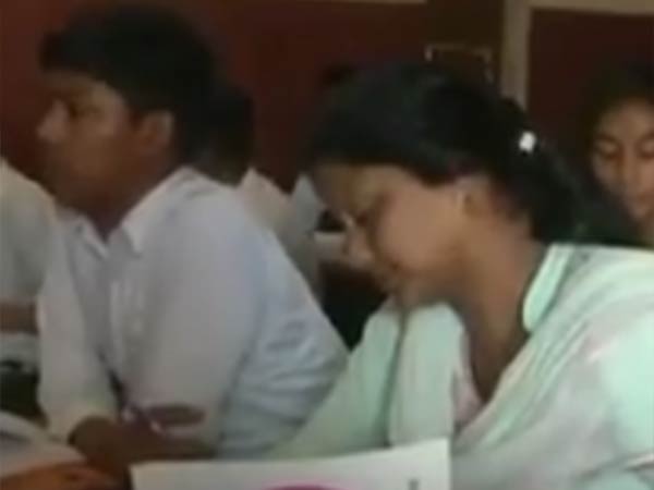 மகனுடன் தேர்வு