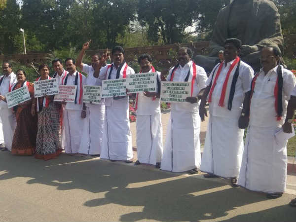 எம்பிக்கள் வலியுறுத்தல்