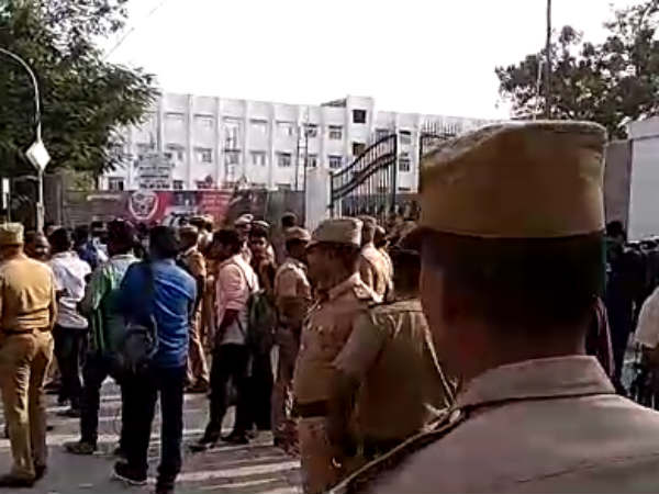 காத்திருந்த அழகேசன்
