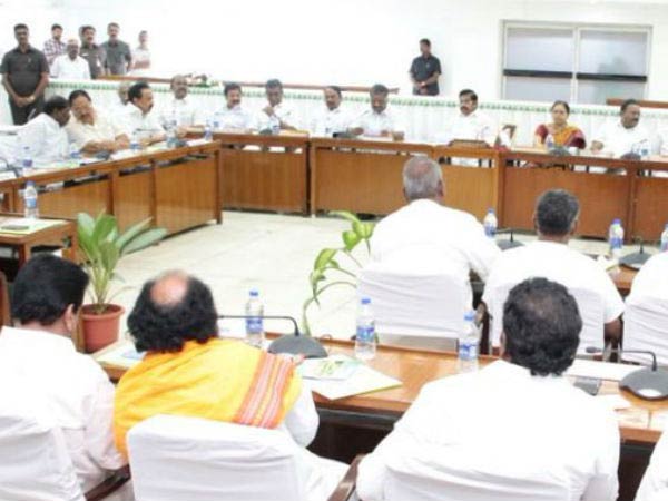 அனைத்துக்கட்சி கூட்டத்தில் தீர்மானம்