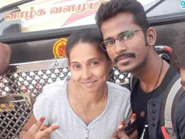 கணவர் விவேக் பலி
