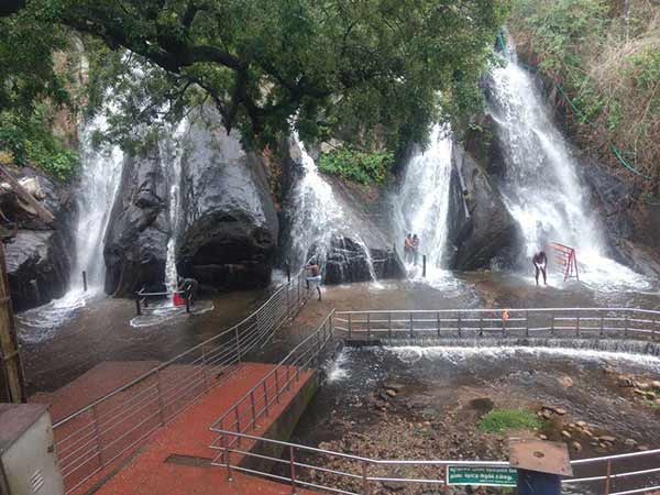 Heavy Water flow in Kutralam water falls Heavy Water flow in Kutralam water falls