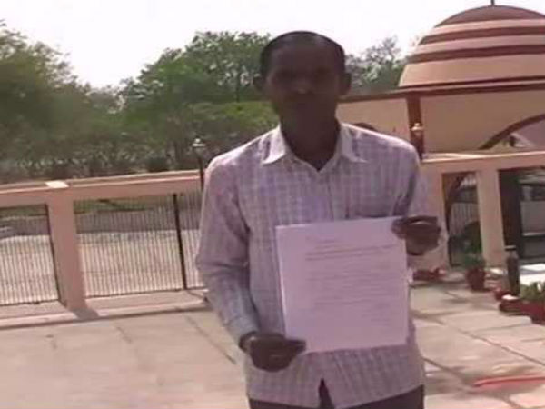 Living Man Declared Dead In Uttarpradesh Living Man Declared Dead In Uttarpradesh
