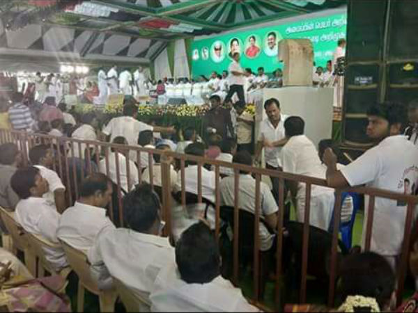 எம்.ஜி.ஆரின் மாஸ் பாடல்
