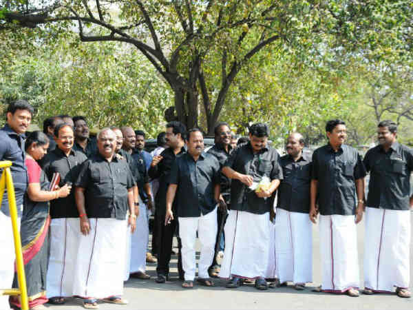 DMK MLAs wears black shirt oppposing Central Government DMK MLAs wears black shirt oppposing Central Government
