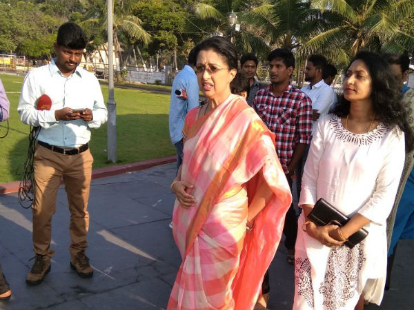 சம்பள பாக்கி புகார் சொன்ன கவுதமி