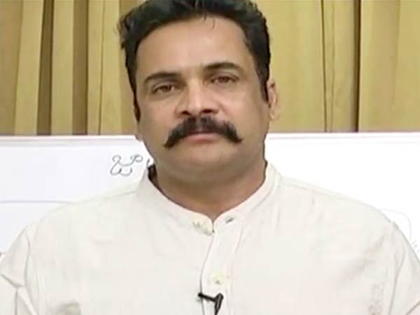 அதிகாரம் என்னும் மீனுக்காக