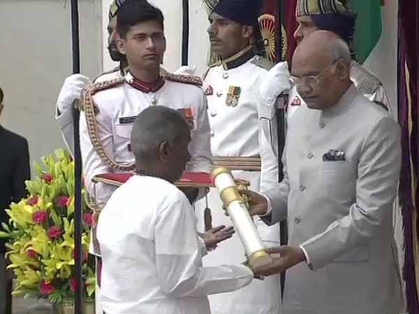 Padma Awards distributing function starts in Rastrapathi bhavan Padma Awards distributing function starts in Rastrapathi bhavan