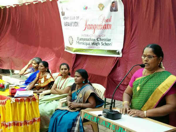 சாதனை மாணவிகள்