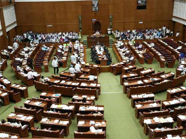 Karnataka Cabinet recommends separate religion status for Lingayats Karnataka Cabinet recommends separate religion status for Lingayats