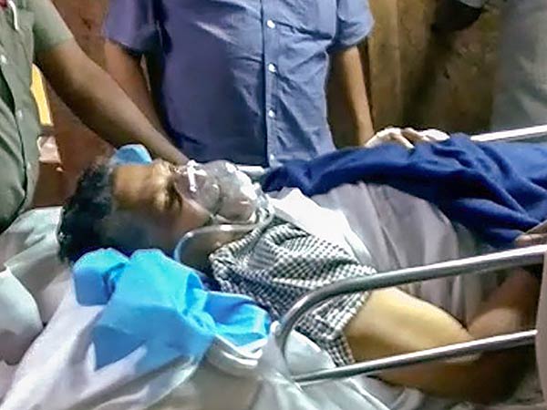 A man stabs Justice Vishwanath Shetty at Lokayukta office, in Bengaluru A man stabs Justice Vishwanath Shetty at Lokayukta office, in Bengaluru