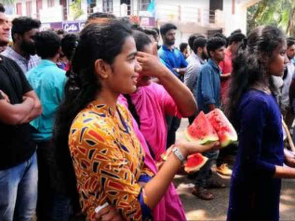 மாணவியின் புகைப்படத்தால் பரபரப்பு