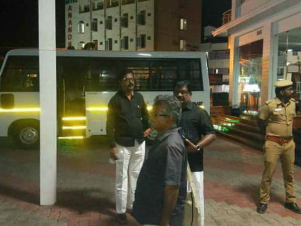 TN Police arrest leaders on VHP Yatra row TN Police arrest leaders on VHP Yatra row