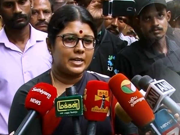 பல்ட்டி அடித்த அதிமுகவினர்