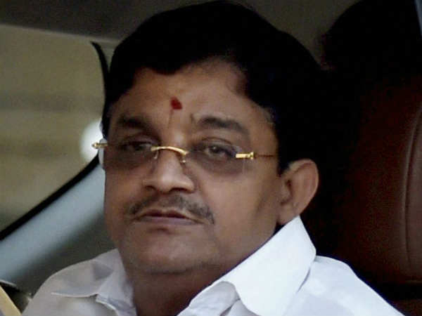 Maithreyan says that ADMK will welcome Nanjil Sampath Maithreyan says that ADMK will welcome Nanjil Sampath