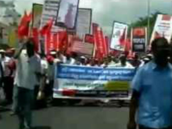 கைது செய்த போலீஸ்
