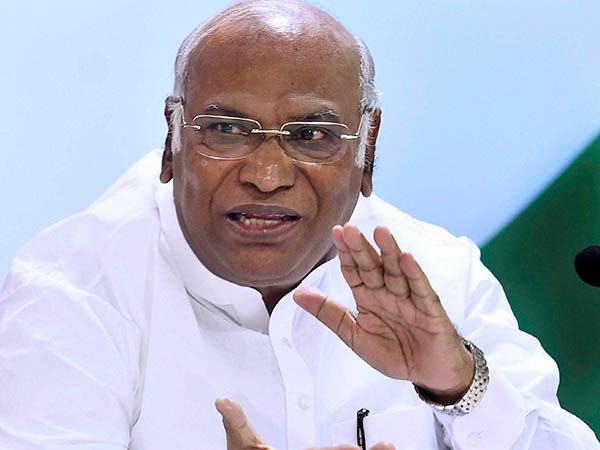 There is a match fixing between ADMK and BJP: Mallikarjun Kharge There is a match fixing between ADMK and BJP: Mallikarjun Kharge