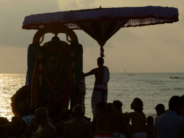 மெரீனாவில் தீர்த்தவாரி