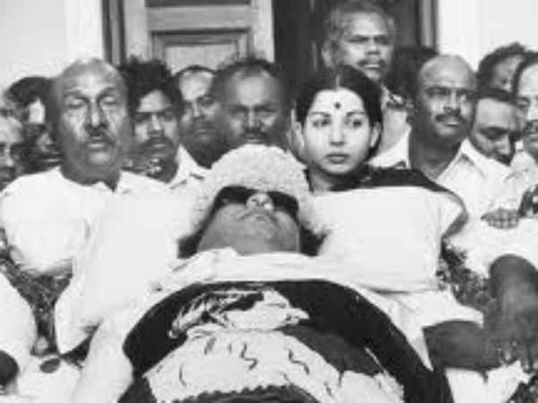 உடலுக்கு பக்கத்தில் நிற்க வைத்தேன்