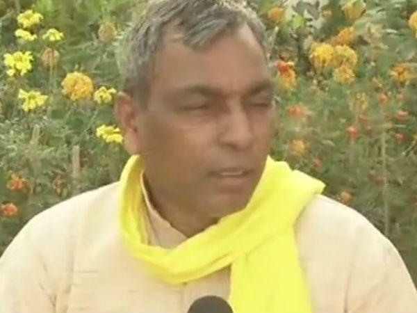 Yogi too faces dissent from ally in UP Yogi too faces dissent from ally in UP