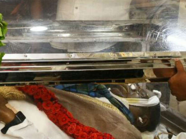 M Natarajans body burial to Diravida parambariyam says Divakaran M Natarajans body burial to Diravida parambariyam says Divakaran