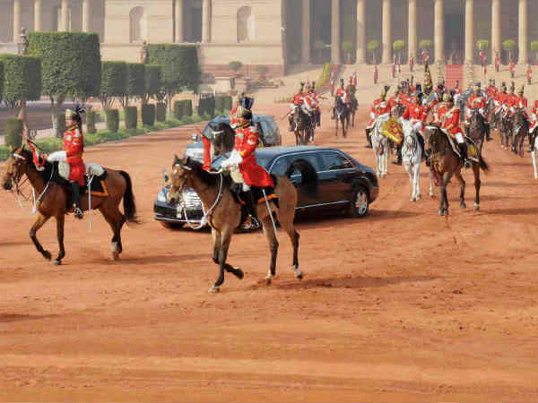 கார்களில் தெரியும்படி